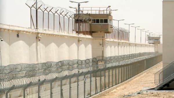 الهيئة: تفاصيل الوضع الصحي لمعتقلين في النقب