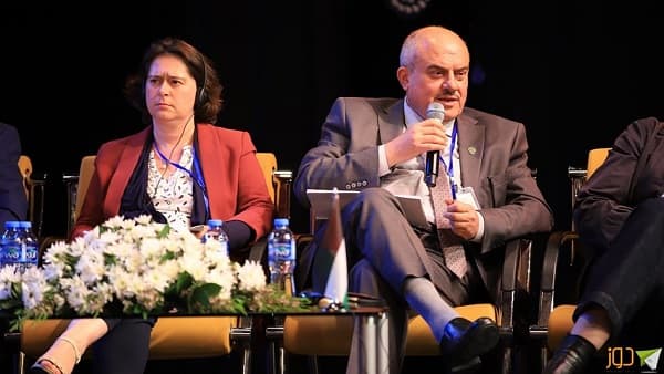 فيديو - رئيس بلدية نابلس في مؤتمر للتعاون اللامركزي