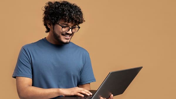 مطلوب مهندس الواجهة المبتدئة
